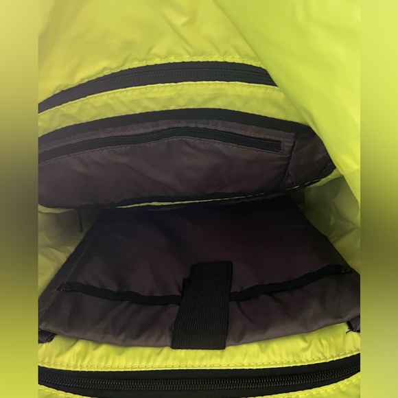 Stahlsac Storm 26L Waterproof Backpack Roll Top Construction - Picture 7 of 12